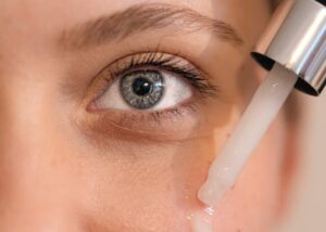 Read more about the article Auteur Definitive Eye Cream Review After Months of Testing