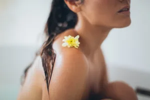 Read more about the article Is $14.99 Byoma Hydrating Milky Toner Really a Dupe for Rhode Glazing Milk?
