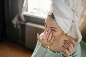 Read more about the article Peace Out Retinol Eye Stick Is My New Budget Friendly Fix For Dull Under-Eyes