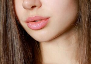 Read more about the article Elf Glow Reviver Lip Oil vs. Dior Lip Oil: Is the $8 Dupe Worth It?