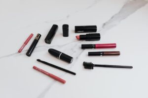 Read more about the article Gisou Honey Infused Lip Oil Review